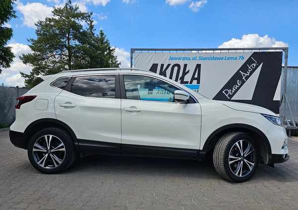 Nissan Qashqai cena 75900 przebieg: 65000, rok produkcji 2018 z Tarnobrzeg małe 497